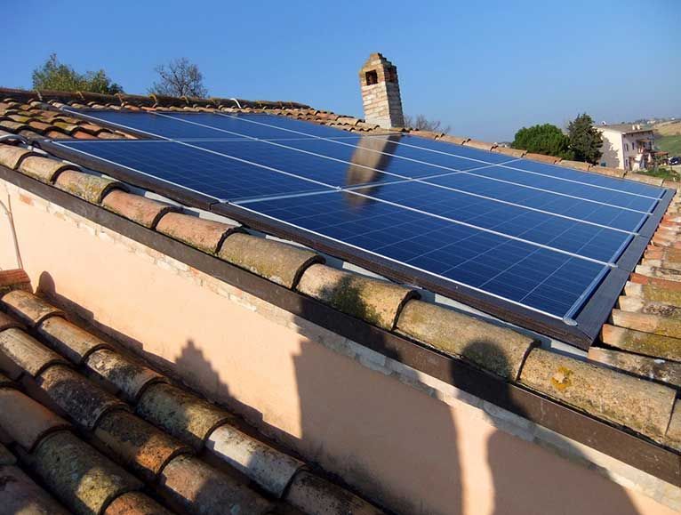 pannelli-fotovoltaici-su-tetto-integrato